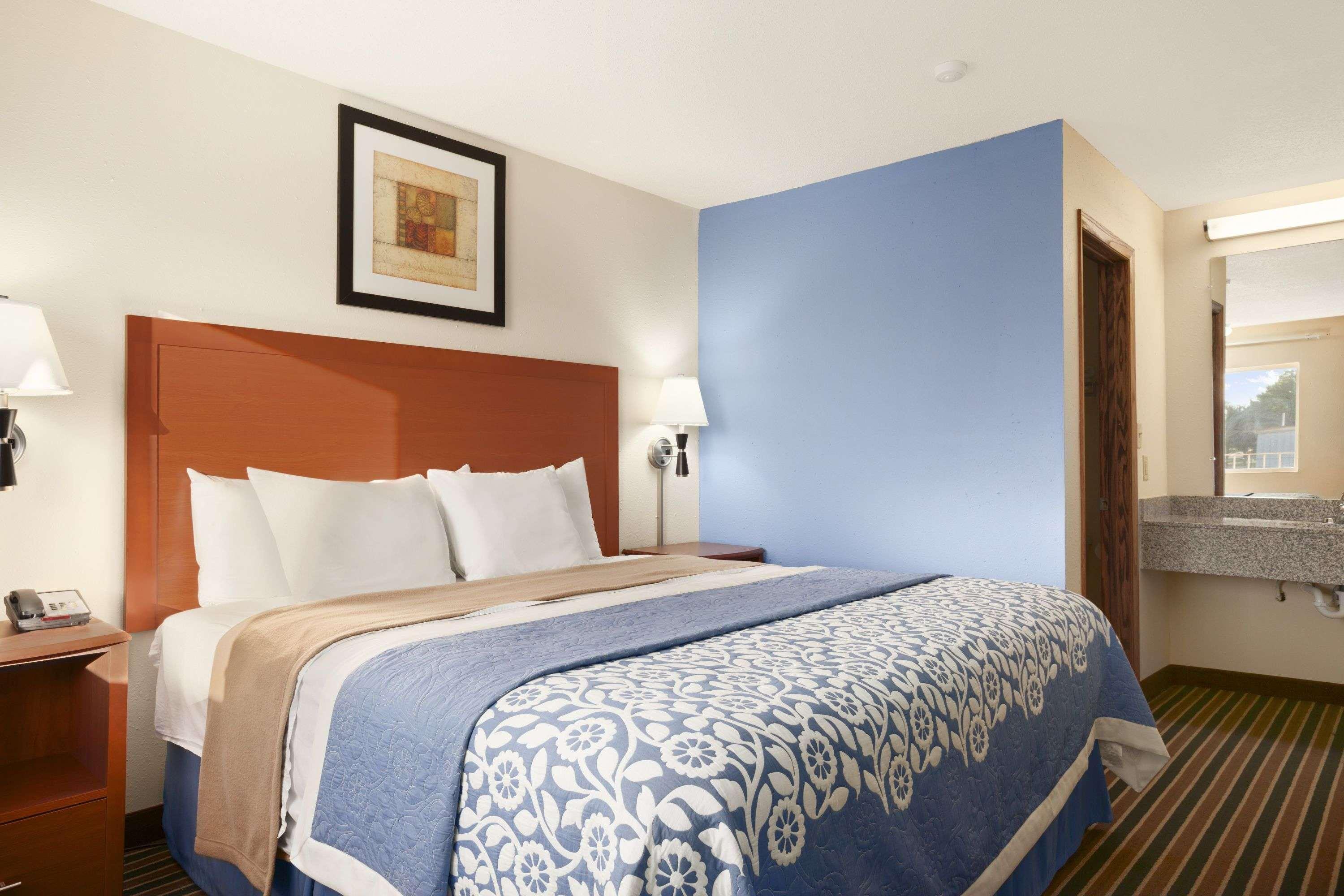 Days Inn By Wyndham Champaign/Urbana Dış mekan fotoğraf