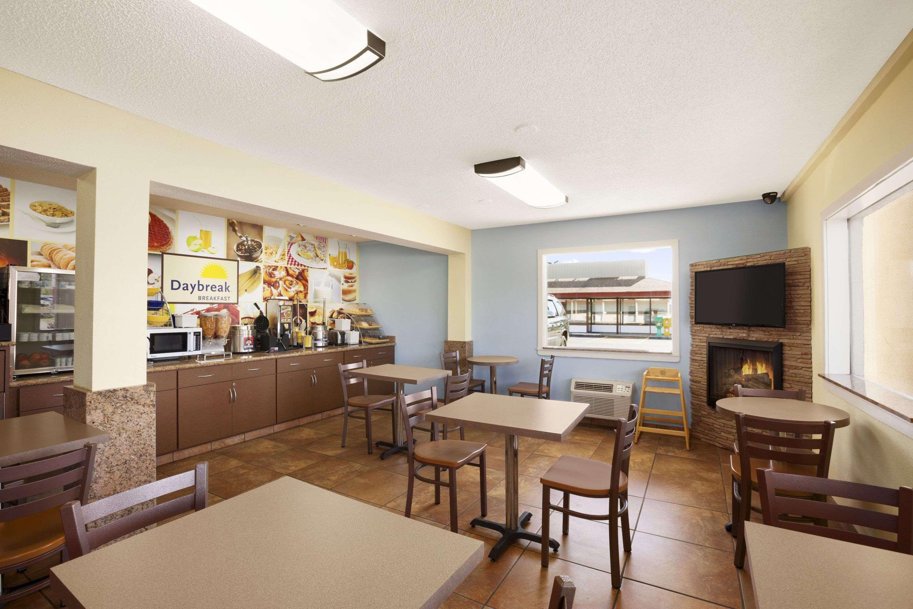 Days Inn By Wyndham Champaign/Urbana Dış mekan fotoğraf