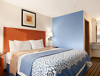 Days Inn By Wyndham Champaign/Urbana Dış mekan fotoğraf